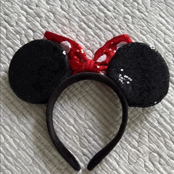 Disney Red and Black Minnie Mouse Hairband - Picture 2 of 4